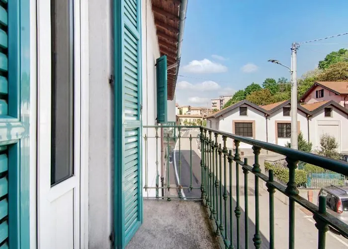 Casa Ortensia Blu 3* Maslianico